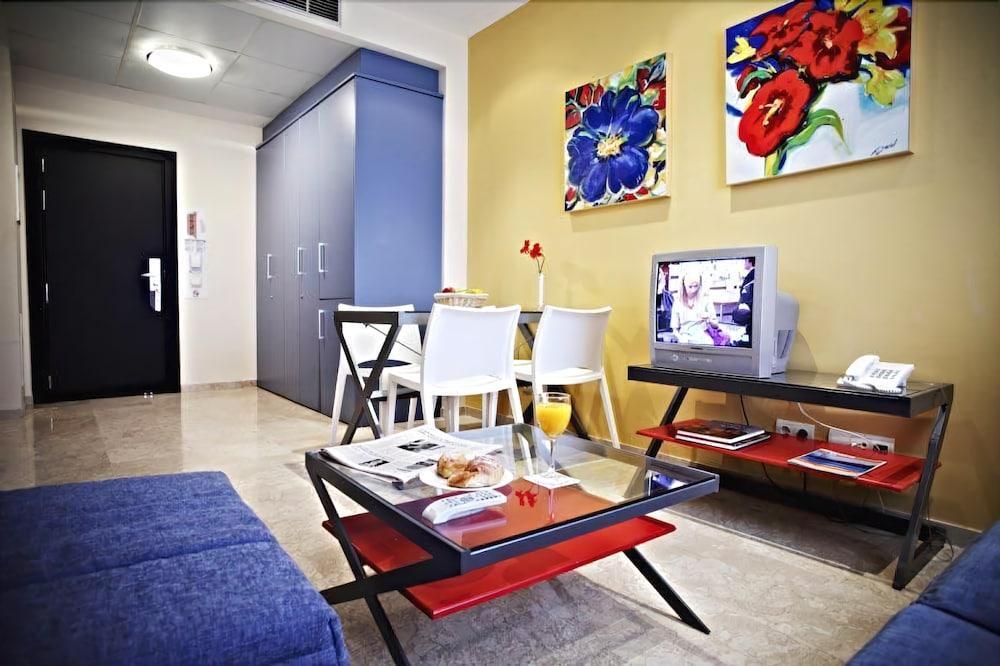 Apartamentos Vertice Sevilla Aljarafe Bormujos Zewnętrze zdjęcie